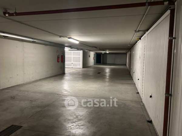 Box/posto auto in residenziale in Via Riccardo Bauer 16