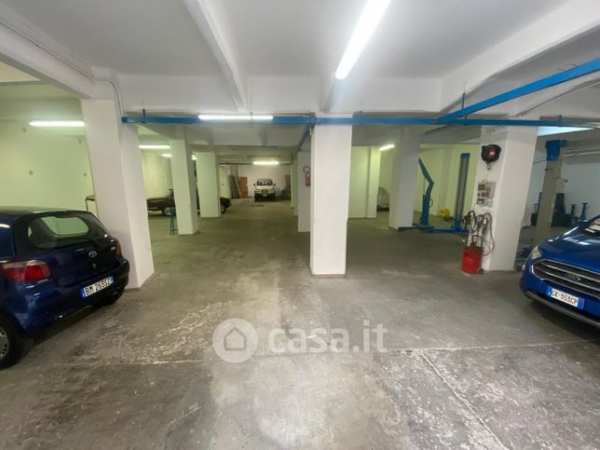 Capannone in commerciale in Via Canevari 112 R