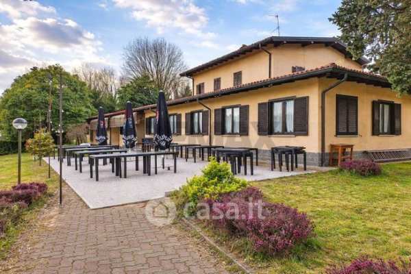 Attivitã /licenza (con o senza mura) in commerciale in Via Poligono 6