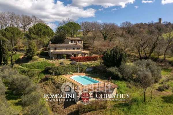Casa indipendente in residenziale in 