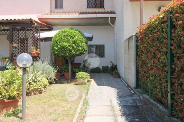 Villetta a schiera in residenziale in Via Defense 68