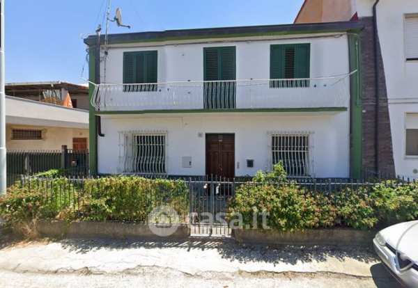 Casa indipendente in residenziale in Viale Parodi