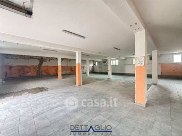 Capannone in commerciale in Via Argine Sinistro 85