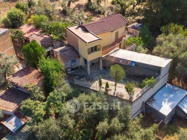 Casa indipendente in residenziale in Via Montebello