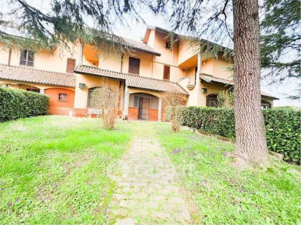 Villetta a schiera in residenziale in Via P. Neruda 9