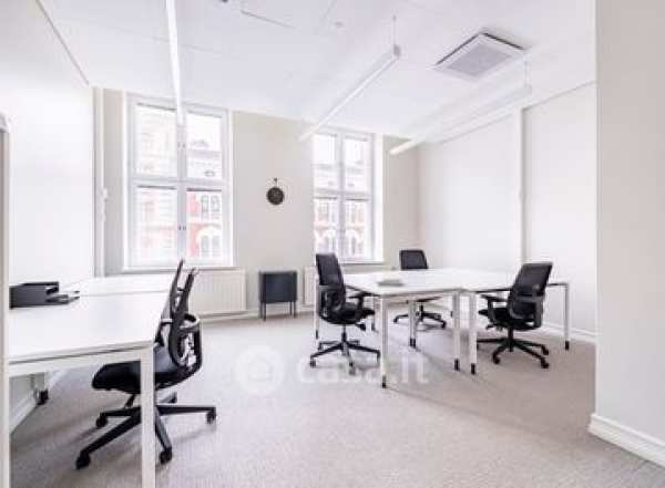 Ufficio in commerciale in Viale di Villa Massimo