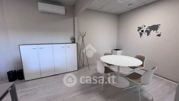 Ufficio in commerciale in Via Trento e Trieste 96