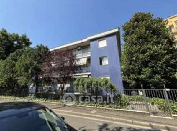 Box/posto auto in residenziale in Via Gardenie 11