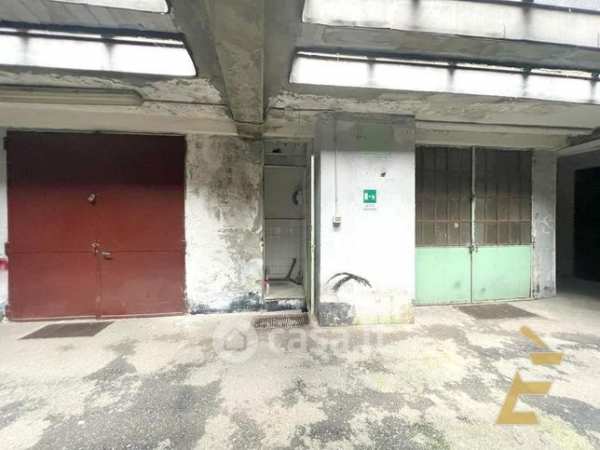 Capannone in commerciale in Via Michele Antonio Vibò 44