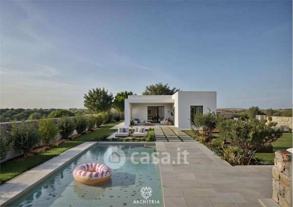 Villa in residenziale in Via Specchia