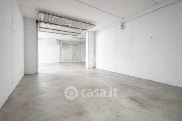 Box/posto auto in residenziale in Via del Barcaro 19