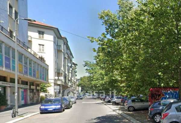 Capannone in commerciale in Viale Molise 49