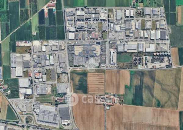 Ufficio in commerciale in 