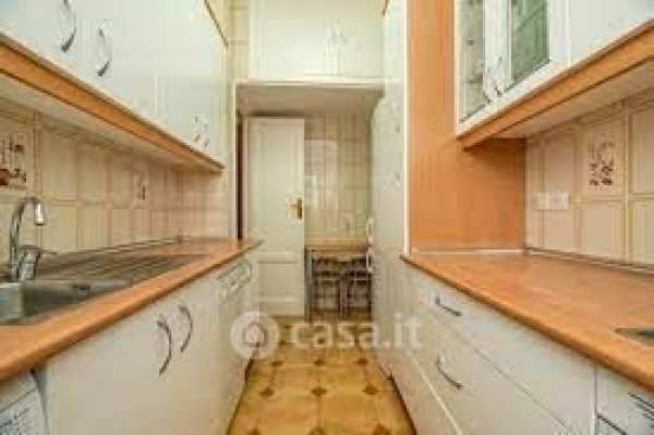 Appartamento in residenziale in Via Murillo 15