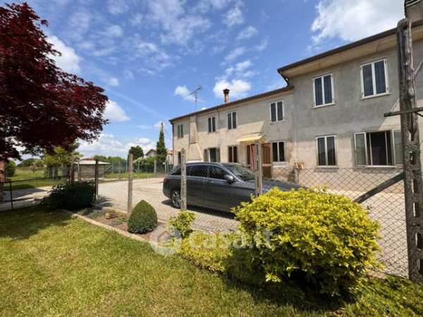 Casa indipendente in residenziale in SP 42