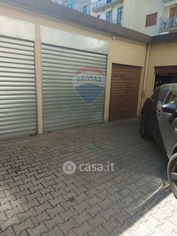 Box/posto auto in residenziale in Via Evangelista Torricelli 51