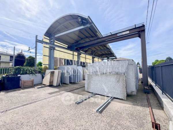Capannone in commerciale in Via A. Diaz 68
