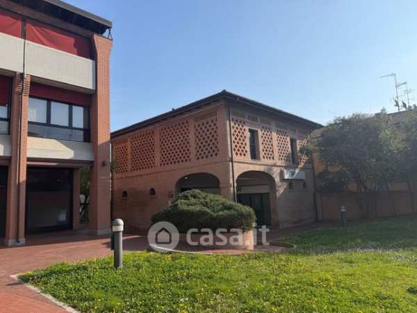 Ufficio in commerciale in Via Giuseppe Massarenti 260
