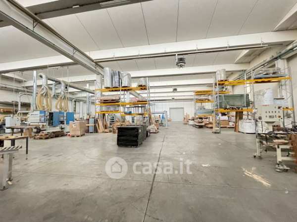 Capannone in commerciale in Viale Postumia 26