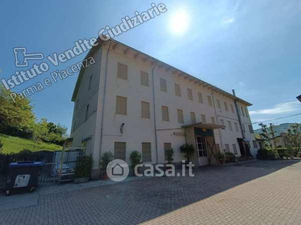 Capannone in commerciale in Vicolo della Latta 7