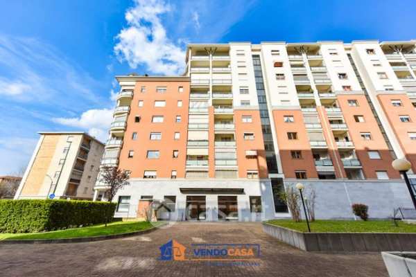 Box/posto auto in residenziale in Via Giordano Bruno 51 a