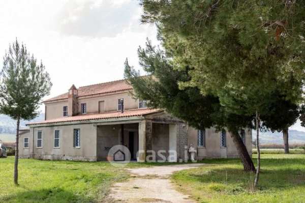 Casa indipendente in residenziale in 