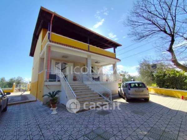 Villa in residenziale in 
