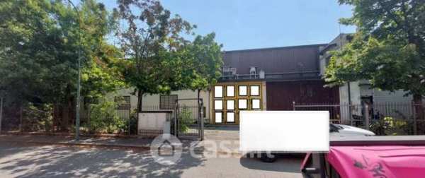 Capannone in commerciale in Via Rossetto