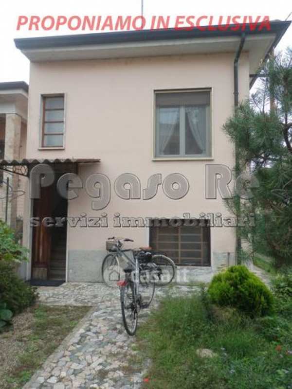 Villa in residenziale in Strada Regina 59