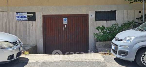 Box/posto auto in residenziale in Via Piave 8