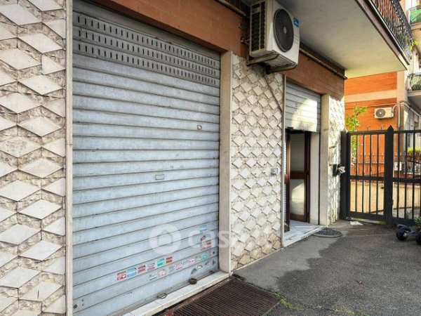 Ufficio in commerciale in Via Simone Ghini