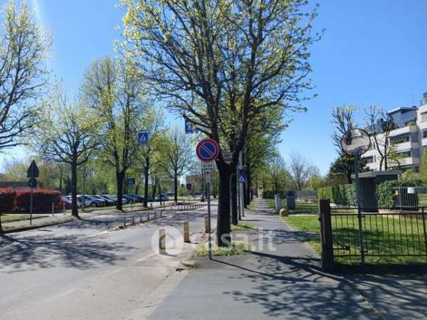 Box/posto auto in residenziale in Via Guido Rossa 33