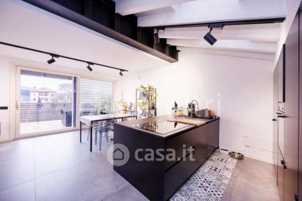 Appartamento in residenziale in Via Legler 14