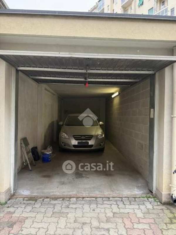 Box/posto auto in residenziale in Corso Racconigi 180
