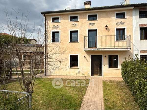 Casa bi/trifamiliare in residenziale in Via Gioacchino Rossini 2