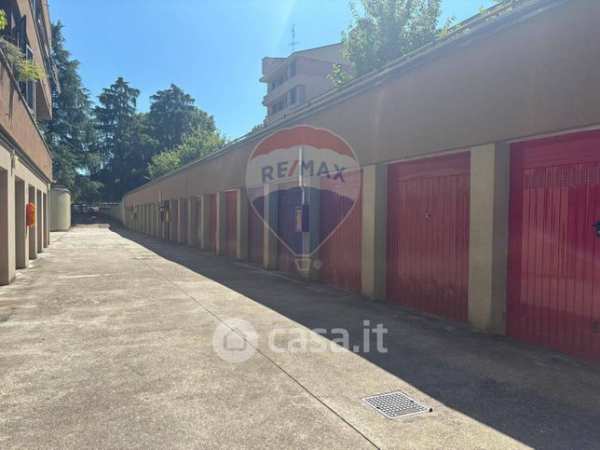 Box/posto auto in residenziale in Via Guido Rossa 7