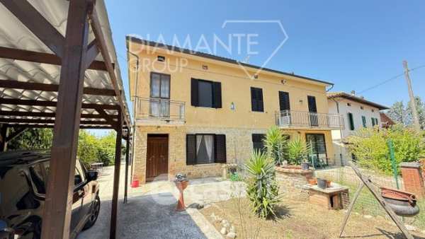 Casa indipendente in residenziale in I poggi