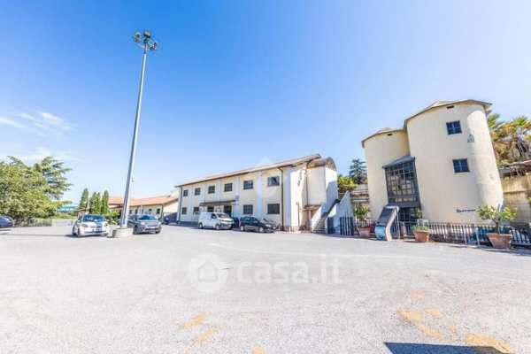 Box/posto auto in residenziale in Via Massa di San Giuliano 270