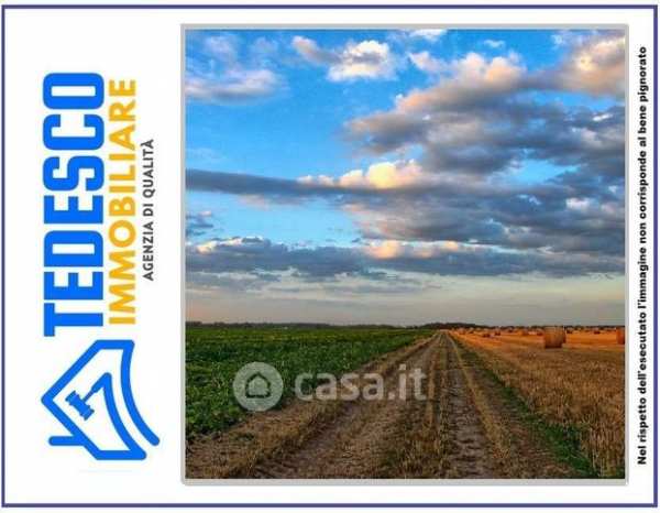 Terreno agricolo in commerciale in 