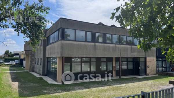 Capannone in commerciale in Via Veneto