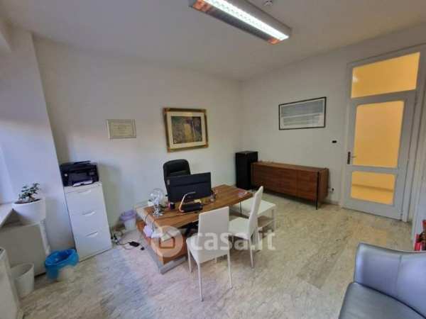 Ufficio in commerciale in Via Latina 7