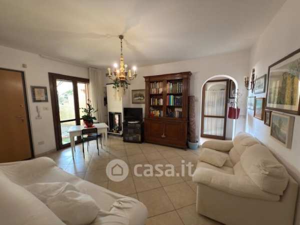 Appartamento in residenziale in Via Camerini