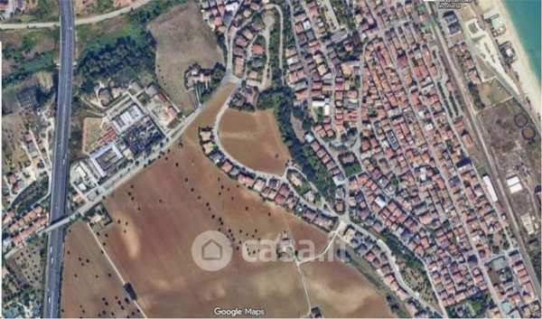 Terreno agricolo in commerciale in Via Elpidiense