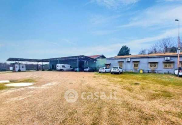 Capannone in commerciale in Via Galla Placidia 184