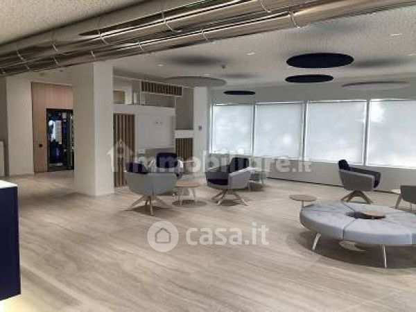 Ufficio in commerciale in Via Carlo Veneziani