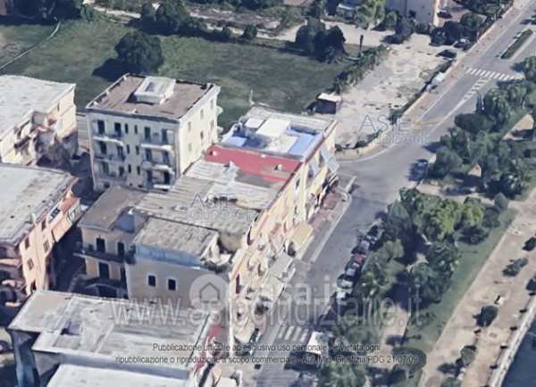 Appartamento in residenziale in Via Lungolago 18