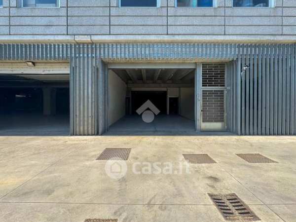 Capannone in commerciale in Via Marco Biagi