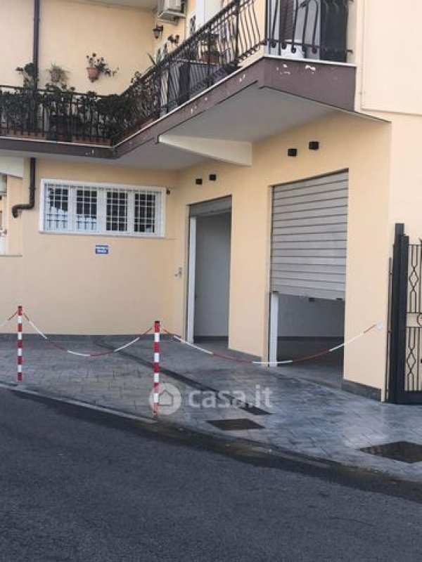 Box/posto auto in residenziale in Via Aquilonia 32