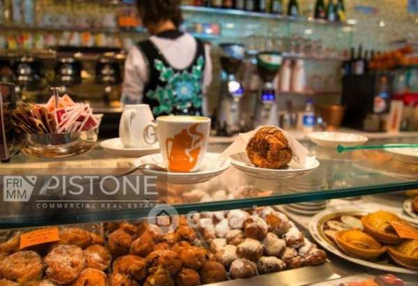 Attività/licenza (con o senza mura) in commerciale in 