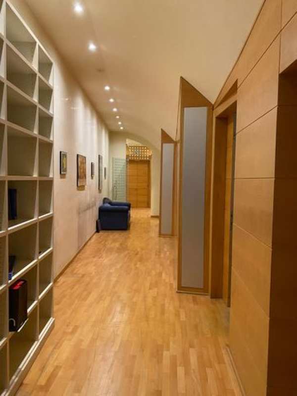 Ufficio in commerciale in Via Bonifacio Lupi